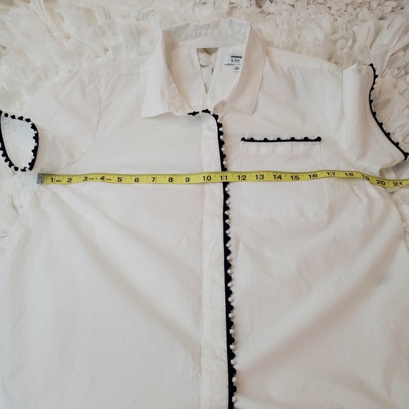 CROWN & IVY| POM POM WHITE DRESS SHIRT 100%  COTTON WOMEN'S SIZE SMALL - Picture 14 of 17